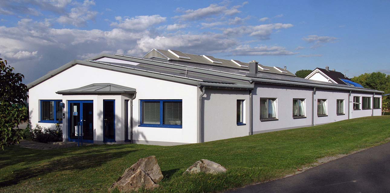 Firmengebäude Außenansicht